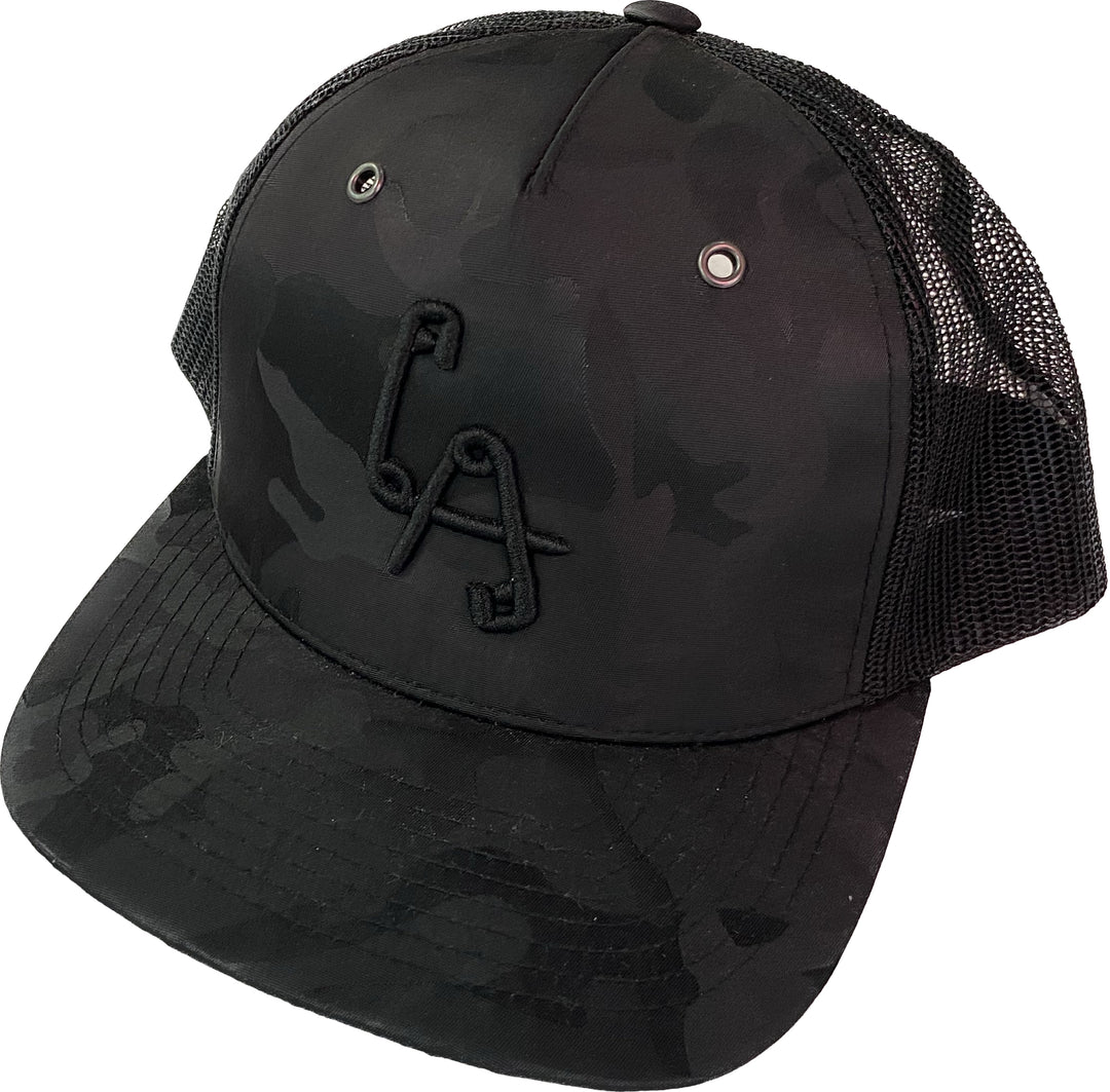 Classic LA Logo black on black camo/mesh